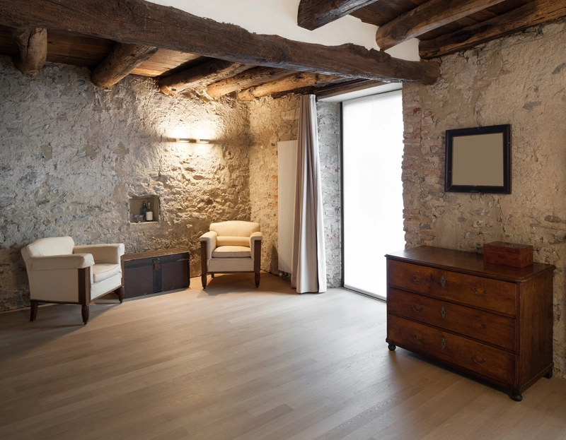 Ancestral room with wood floor